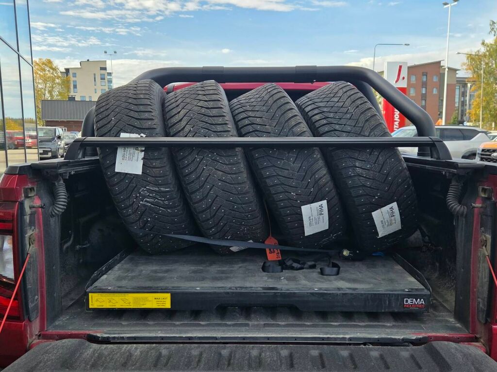 Volkswagen Amarok 2023 Punainen