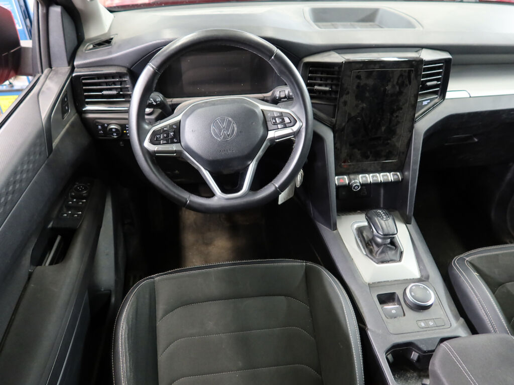 Volkswagen Amarok 2023 Punainen