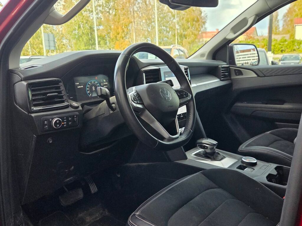 Volkswagen Amarok 2023 Punainen