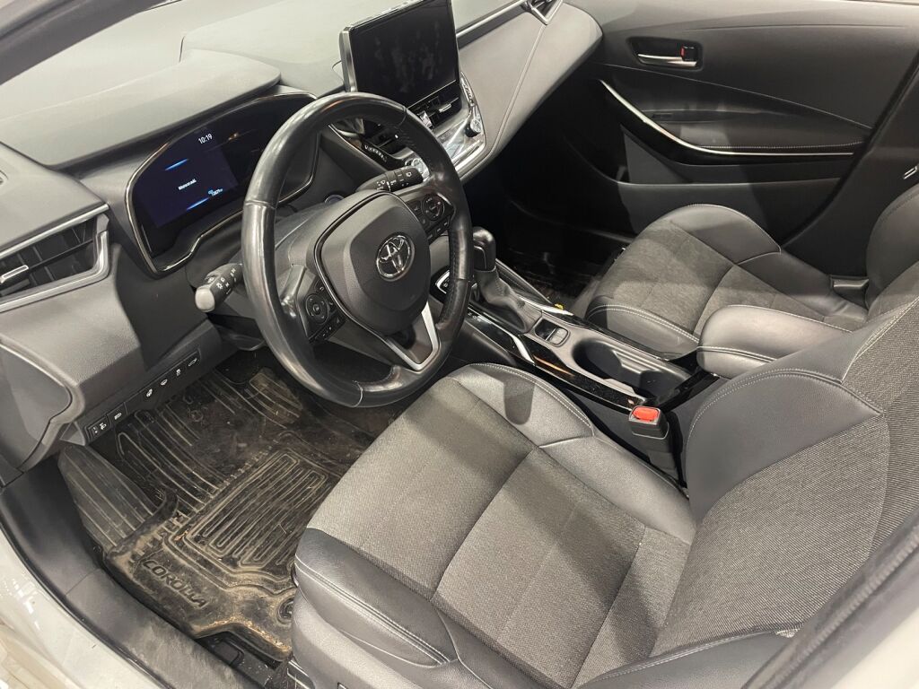Toyota Corolla 2022 Valkoinen
