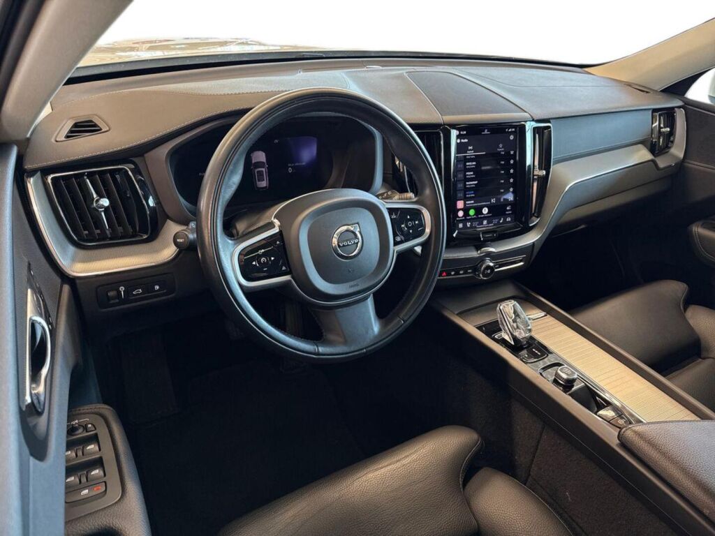 Volvo XC60 2022 Valkoinen