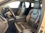 Volvo XC60 2022 Valkoinen