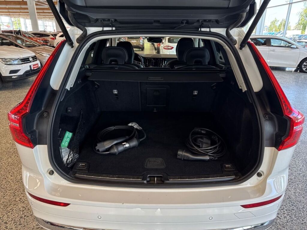 Volvo XC60 2022 Valkoinen