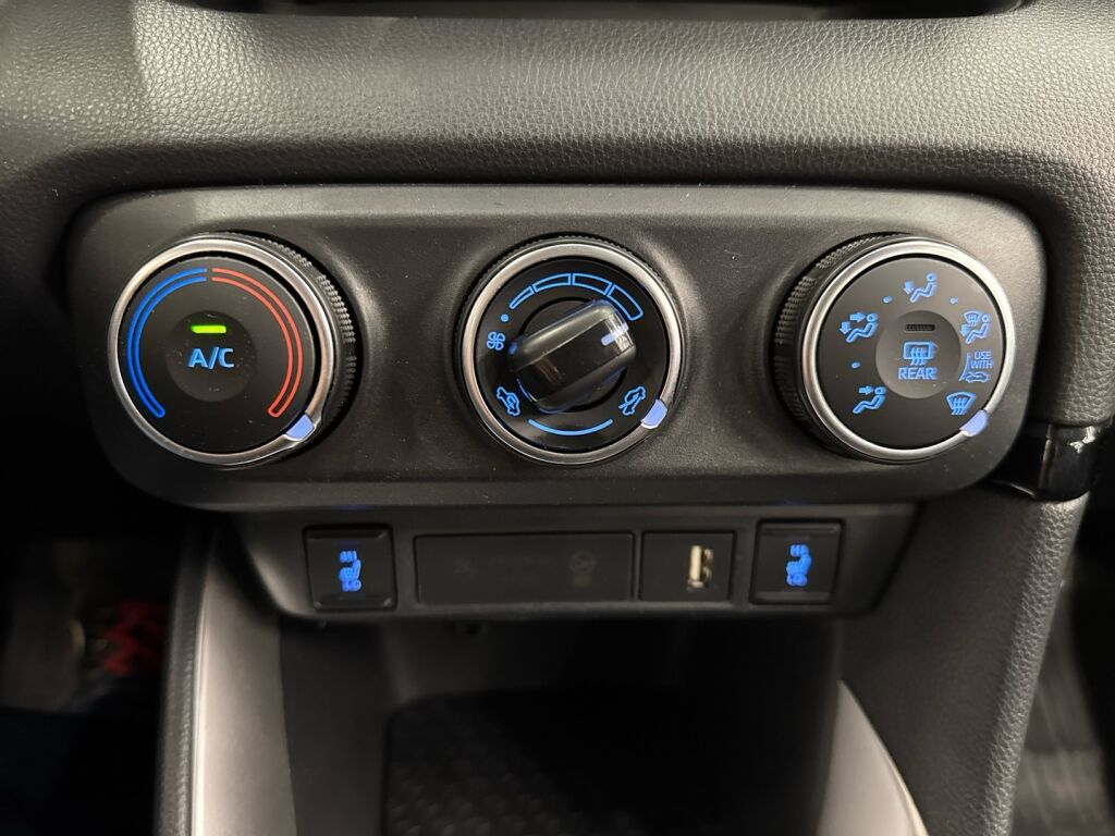 Toyota Yaris 2022 Valkoinen