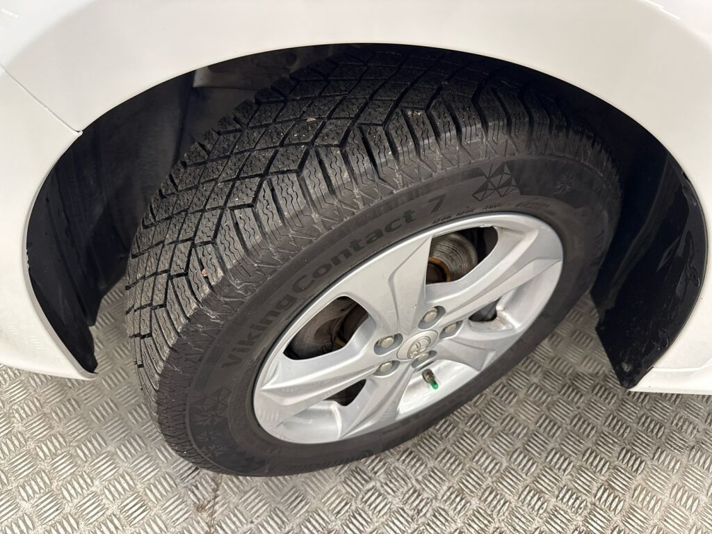 Toyota Yaris 2022 Valkoinen