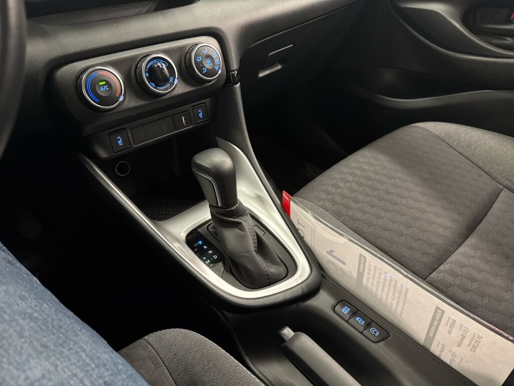 Toyota Yaris 2022 Valkoinen