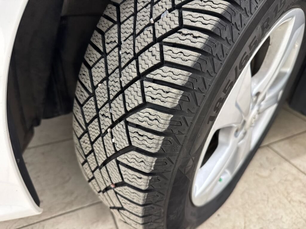 Toyota Yaris 2022 Valkoinen