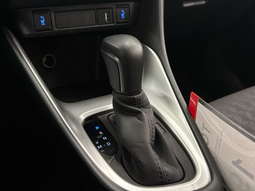 Toyota Yaris 2022 Valkoinen