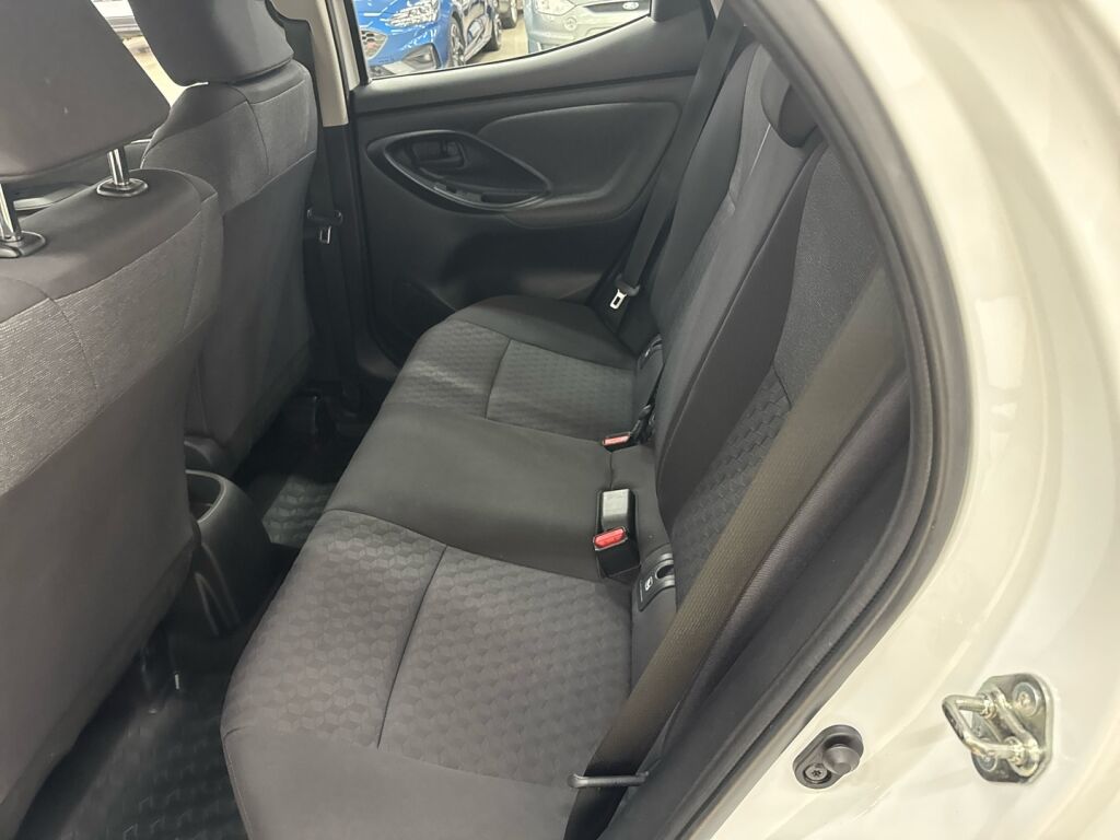 Toyota Yaris 2022 Valkoinen