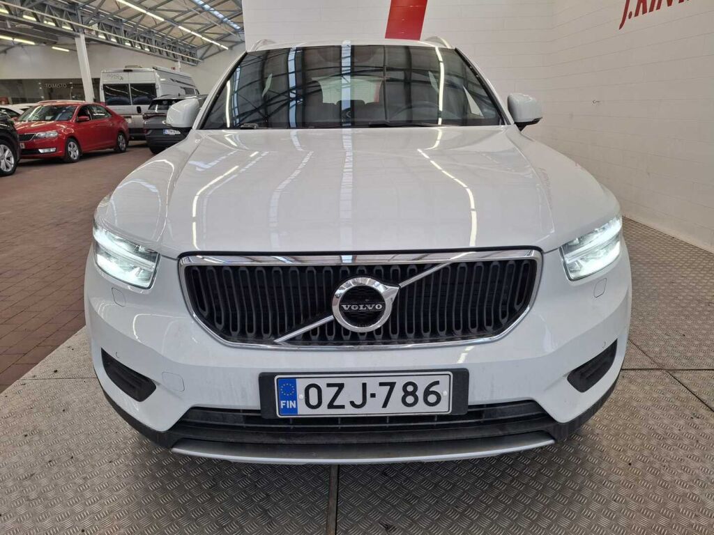 Volvo XC40 2022 Valkoinen