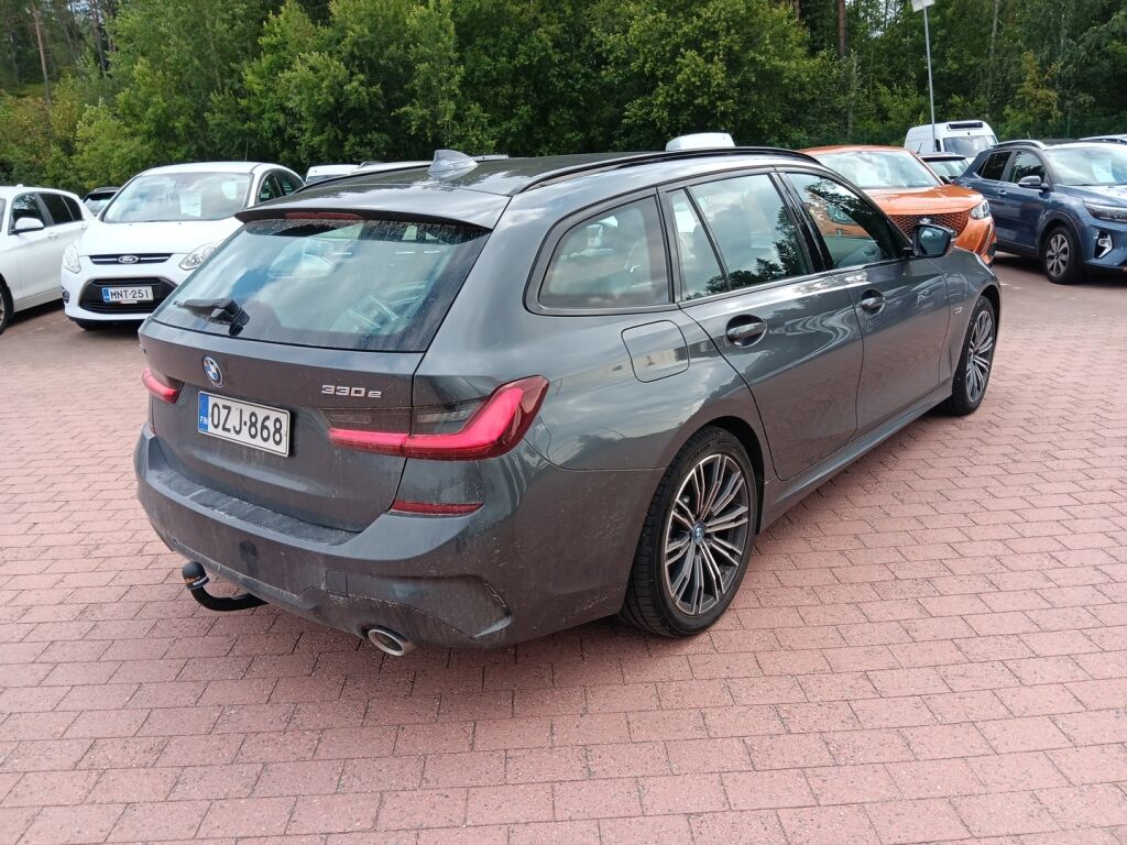 BMW 330 2022 Harmaa