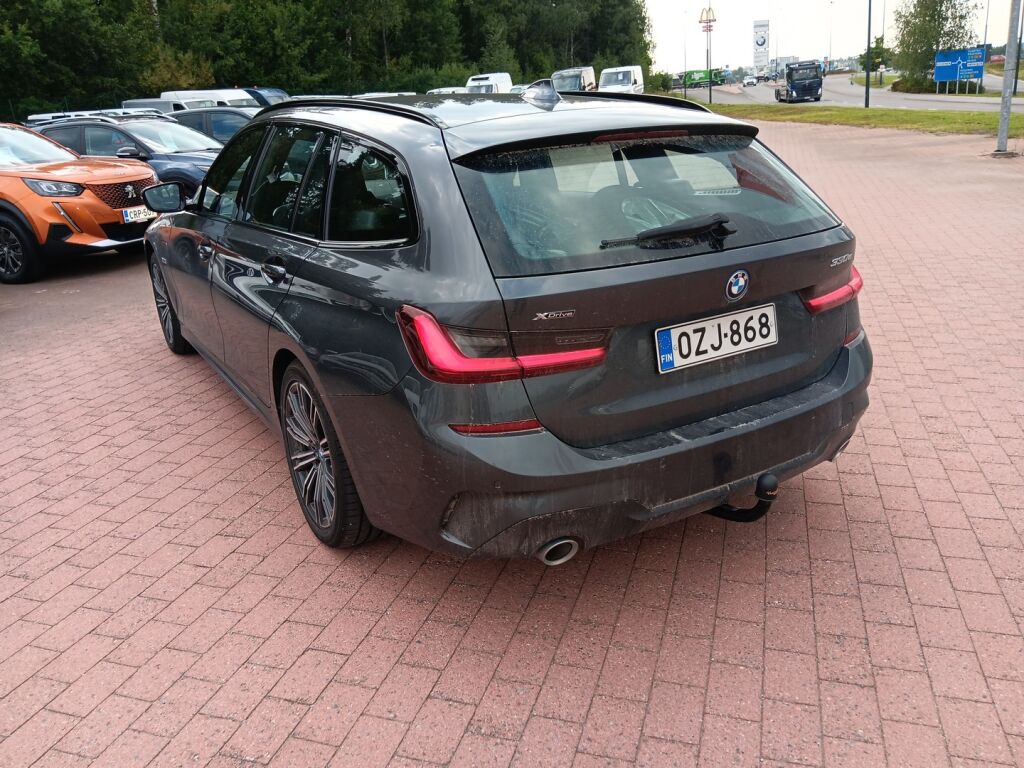 BMW 330 2022 Harmaa