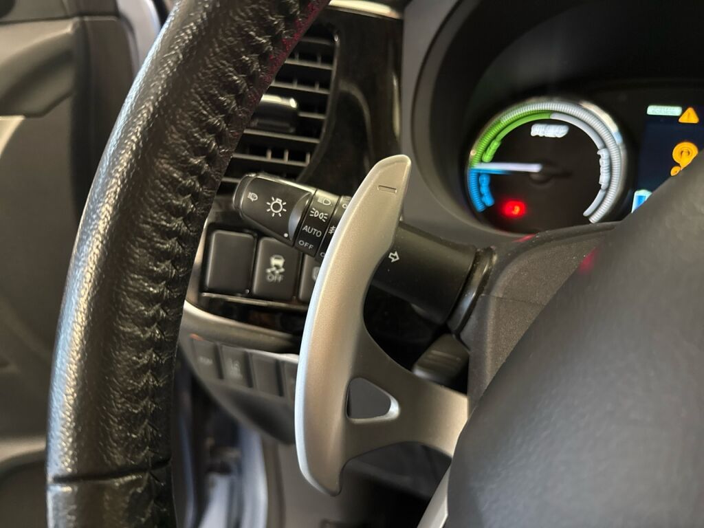 Mitsubishi Outlander PHEV 2014 Sininen