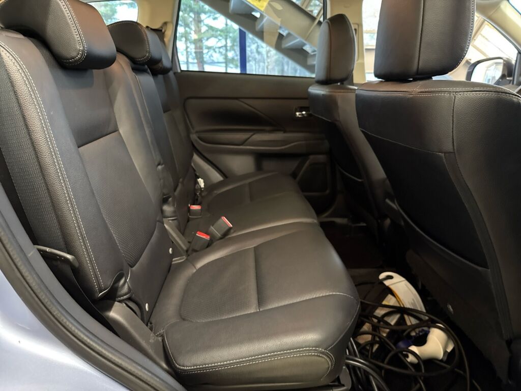 Mitsubishi Outlander PHEV 2014 Sininen