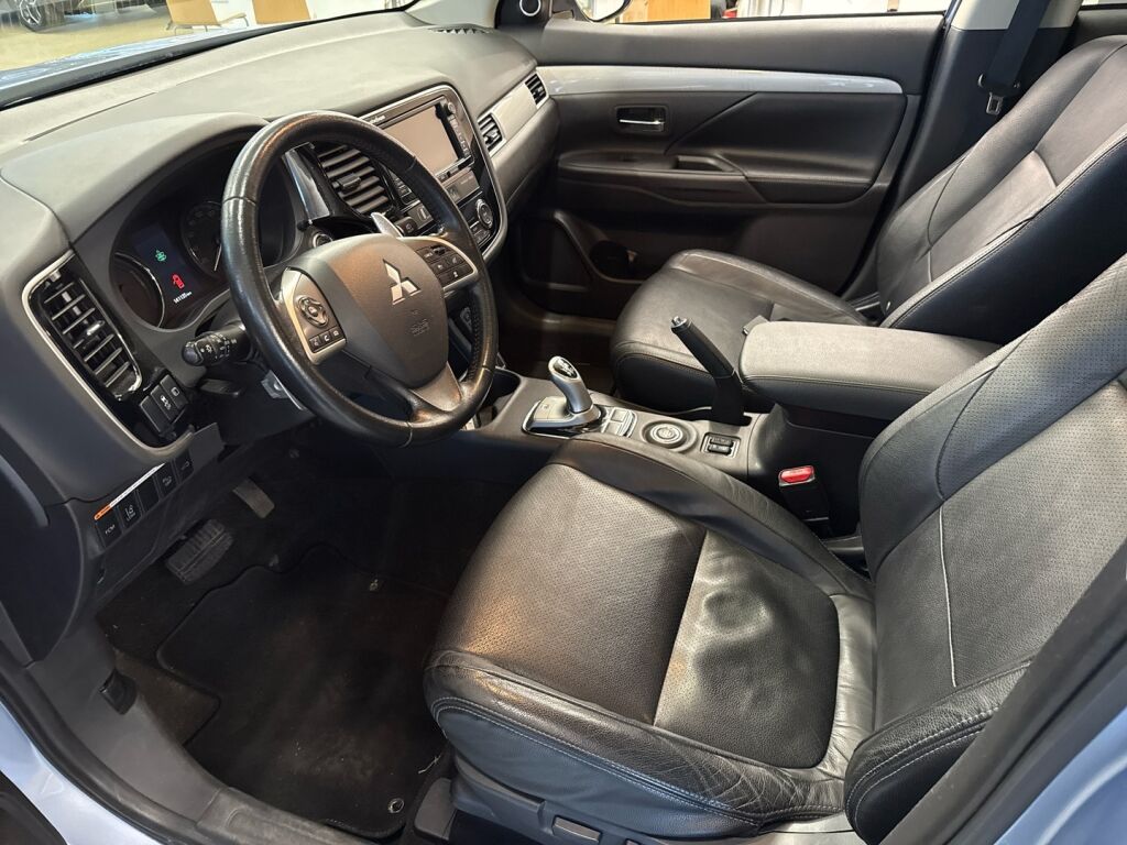 Mitsubishi Outlander PHEV 2014 Sininen