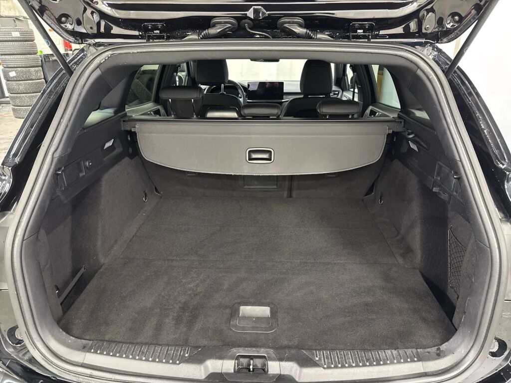 Ford Focus 2022 Musta