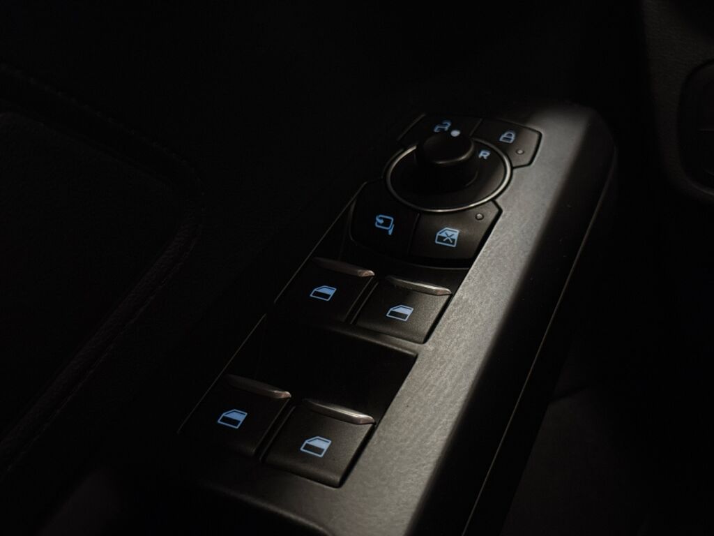 Ford Focus 2022 Musta