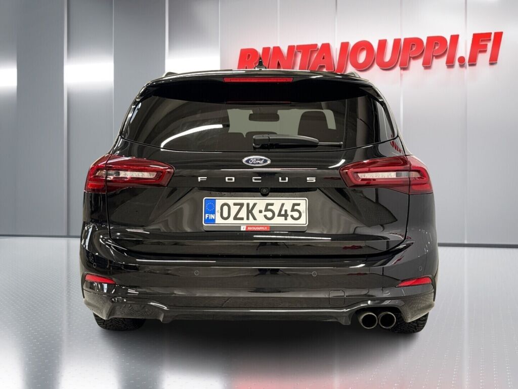 Ford Focus 2022 Musta