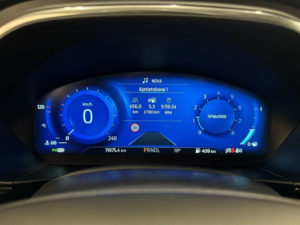 Ford Focus 2022 Sininen