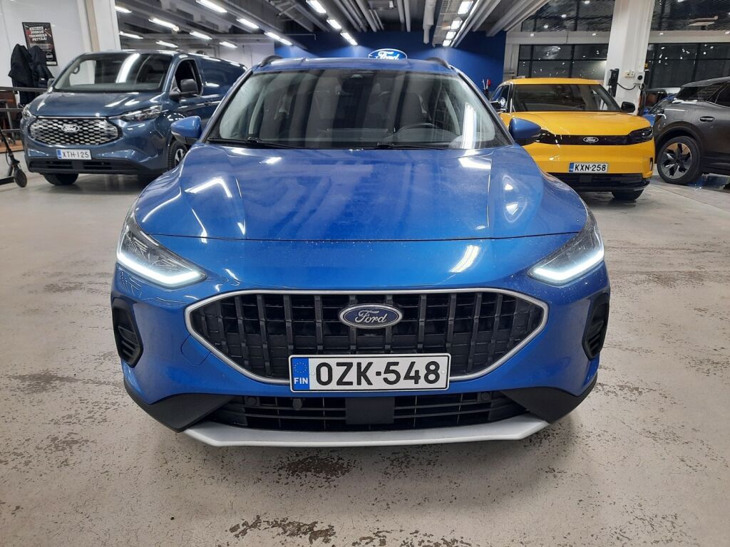 Ford Focus 2022 Sininen