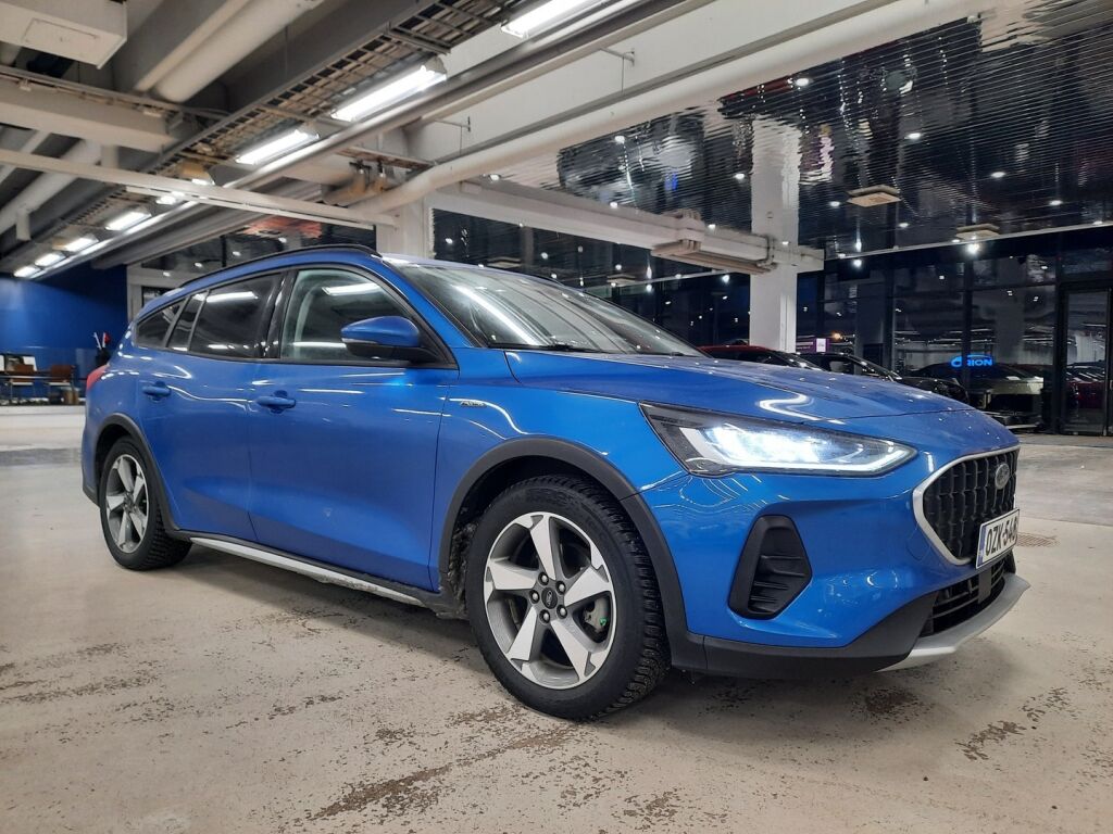 Ford Focus 2022 Sininen
