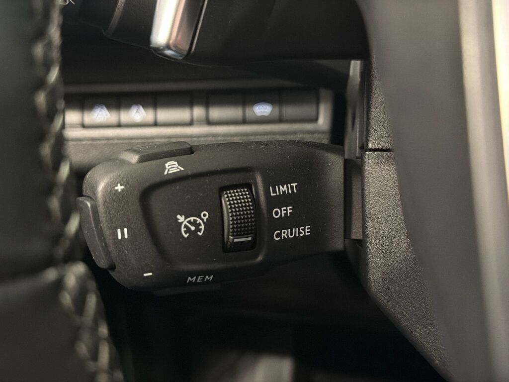 Peugeot 3008 2022 Valkoinen
