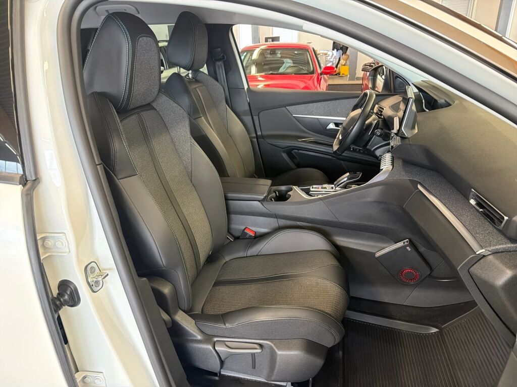 Peugeot 3008 2022 Valkoinen