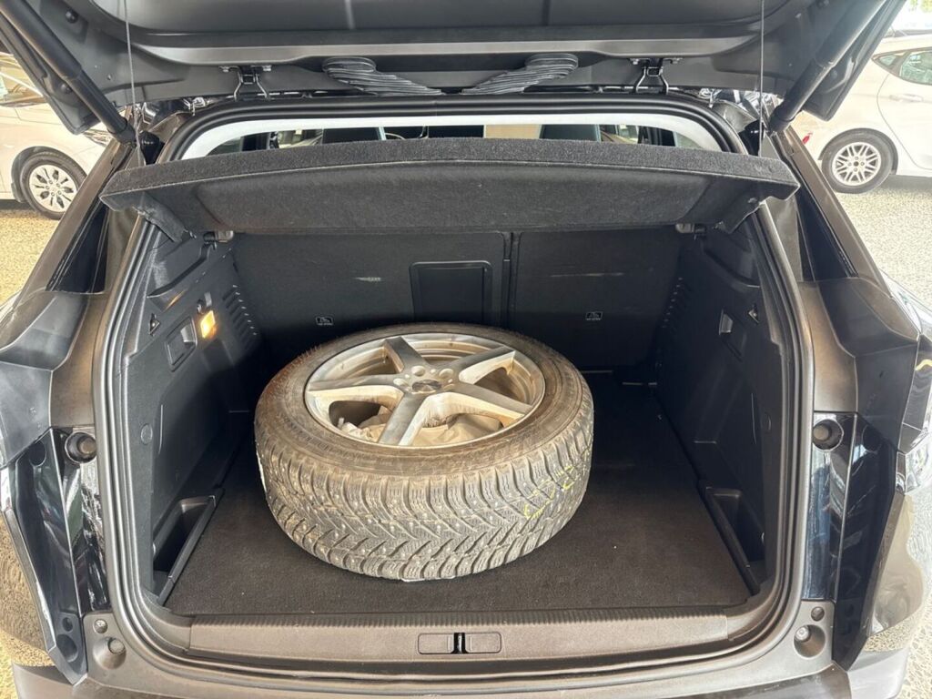 Peugeot 3008 2022 Musta