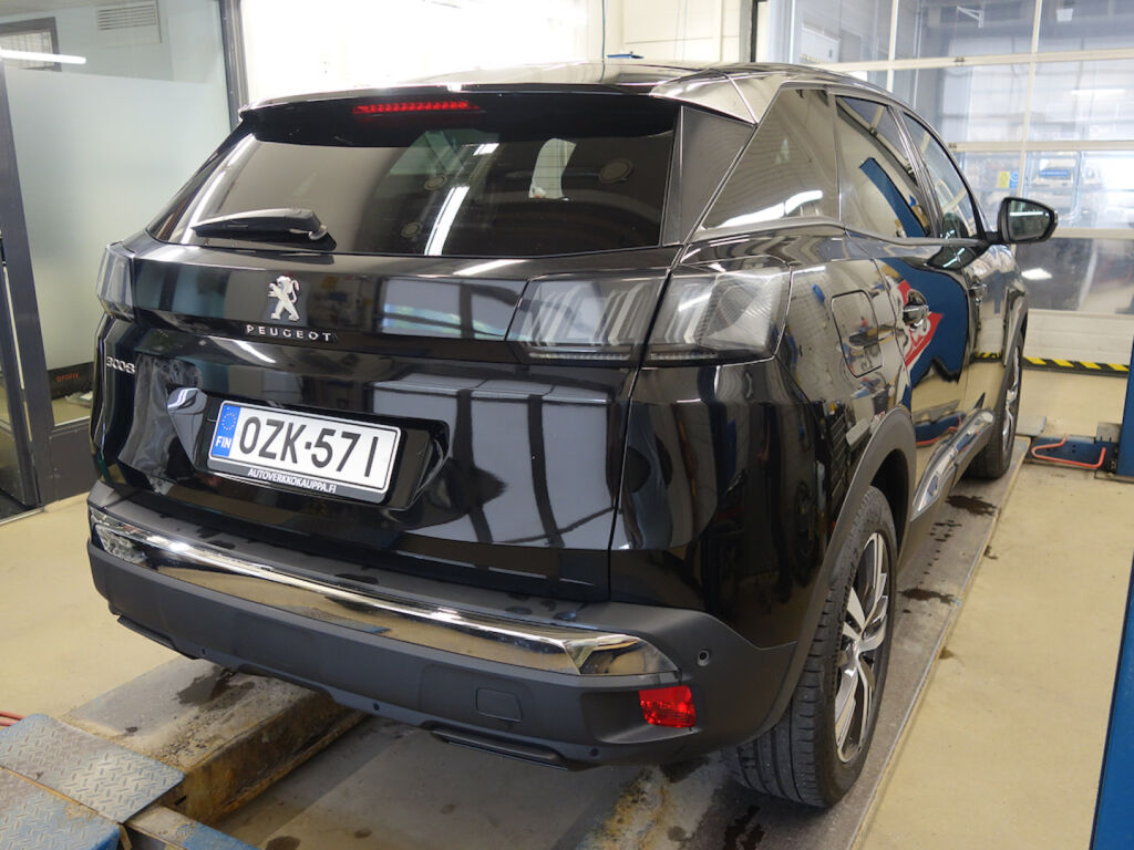 Peugeot 3008 2022 Musta
