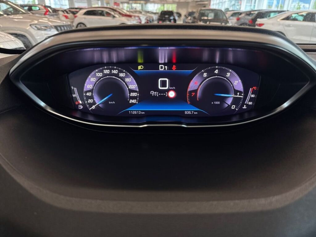 Peugeot 3008 2022 Musta
