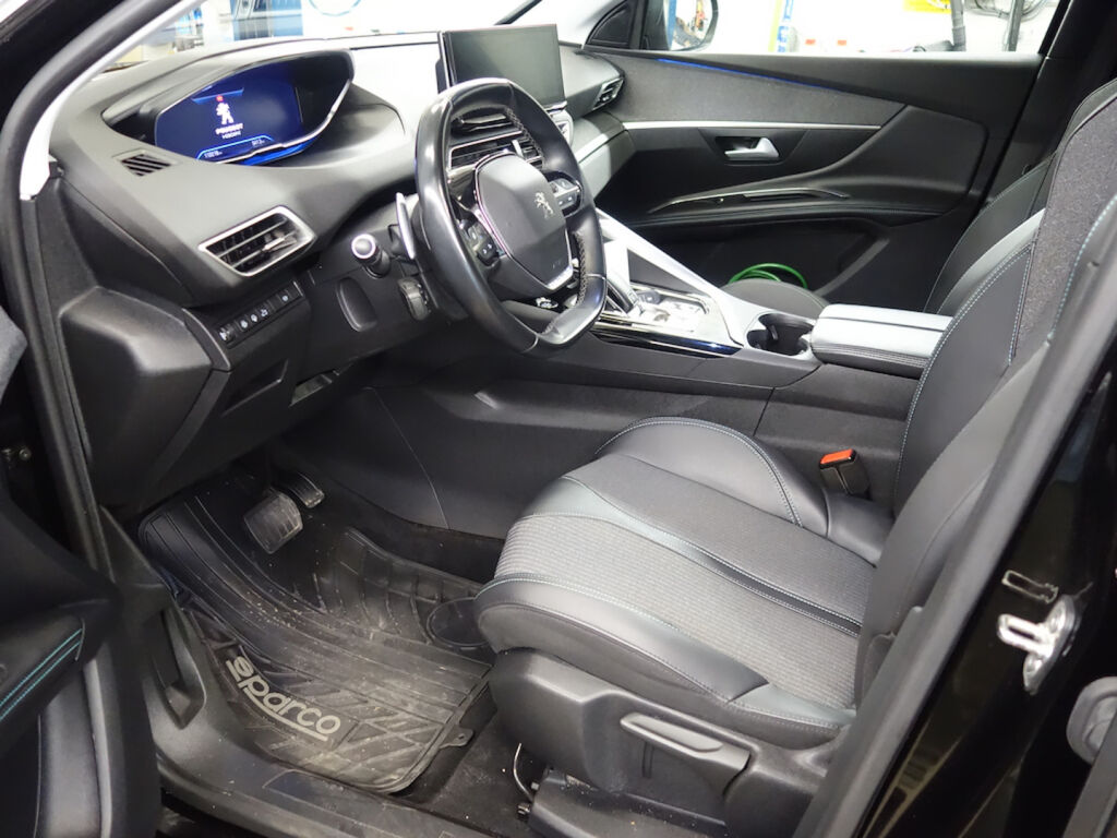 Peugeot 3008 2022 Musta
