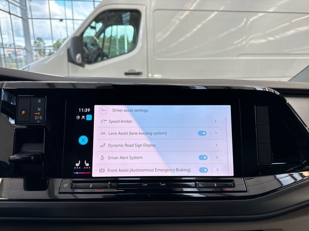 Volkswagen Multivan 2022 Valkoinen