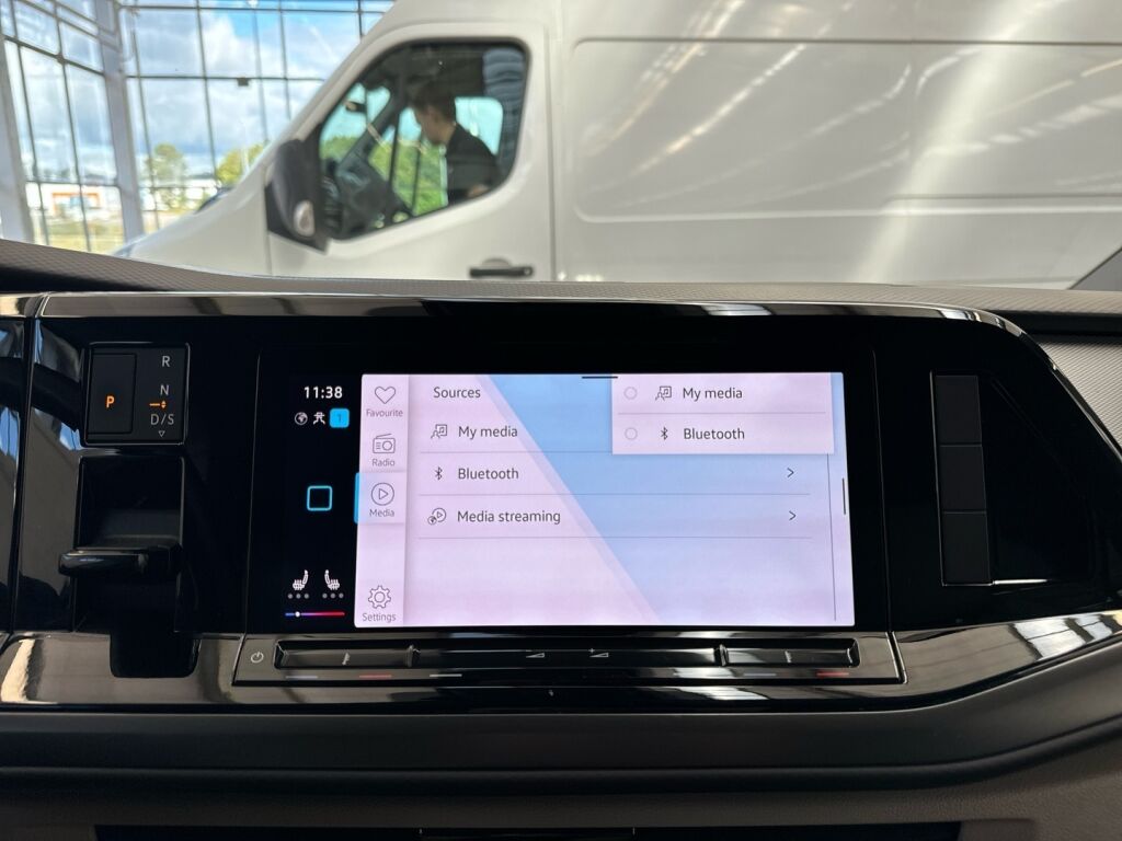 Volkswagen Multivan 2022 Valkoinen