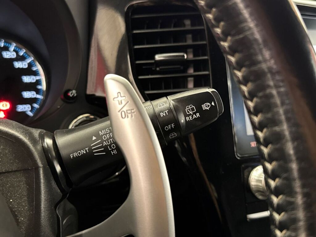 Mitsubishi Outlander PHEV 2019 Punainen