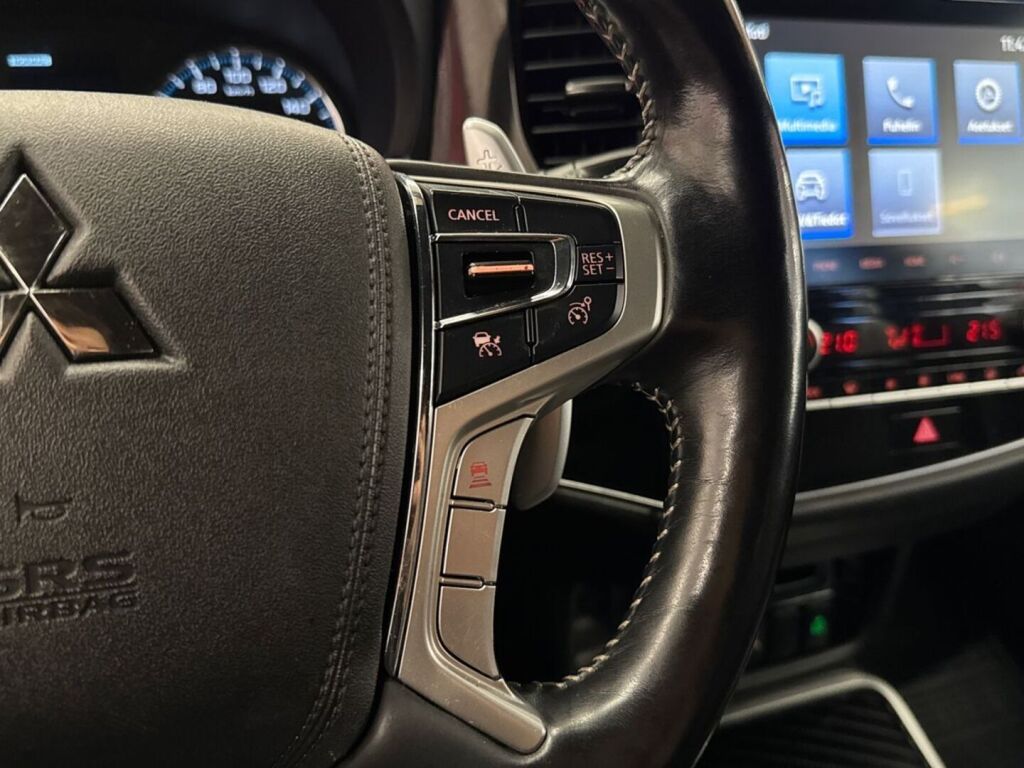 Mitsubishi Outlander PHEV 2019 Punainen