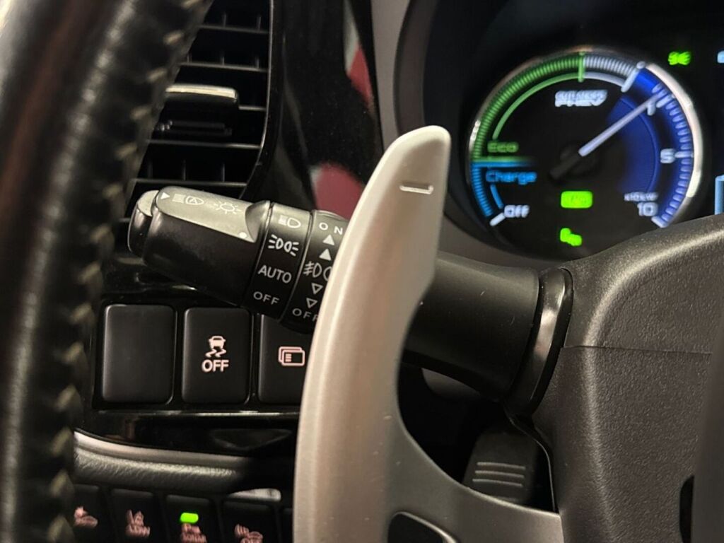 Mitsubishi Outlander PHEV 2019 Punainen