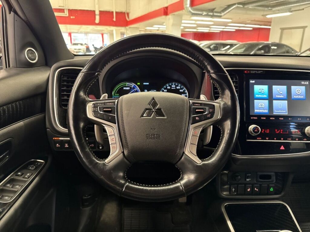 Mitsubishi Outlander PHEV 2019 Punainen