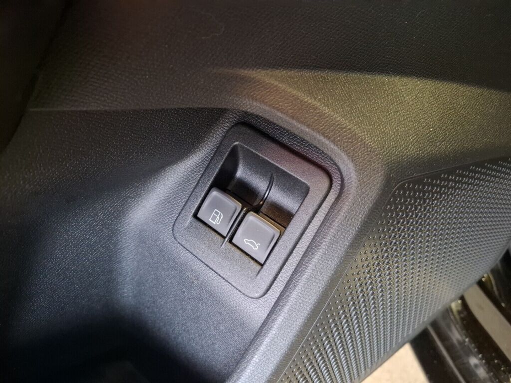 Cupra Leon Sportstourer 2021 Musta