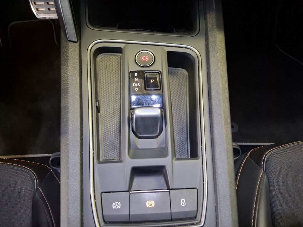 Cupra Leon Sportstourer 2021 Musta