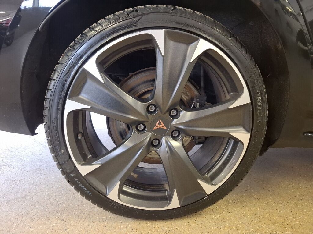 Cupra Leon Sportstourer 2021 Musta