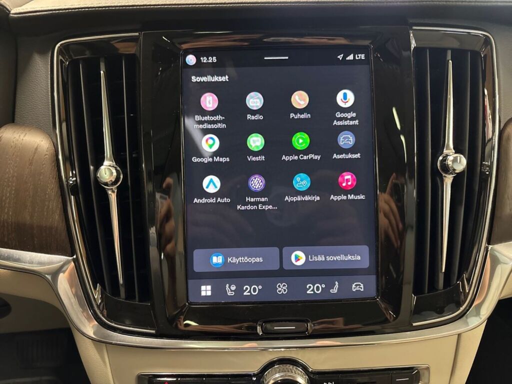 Volvo V90 2022 Harmaa