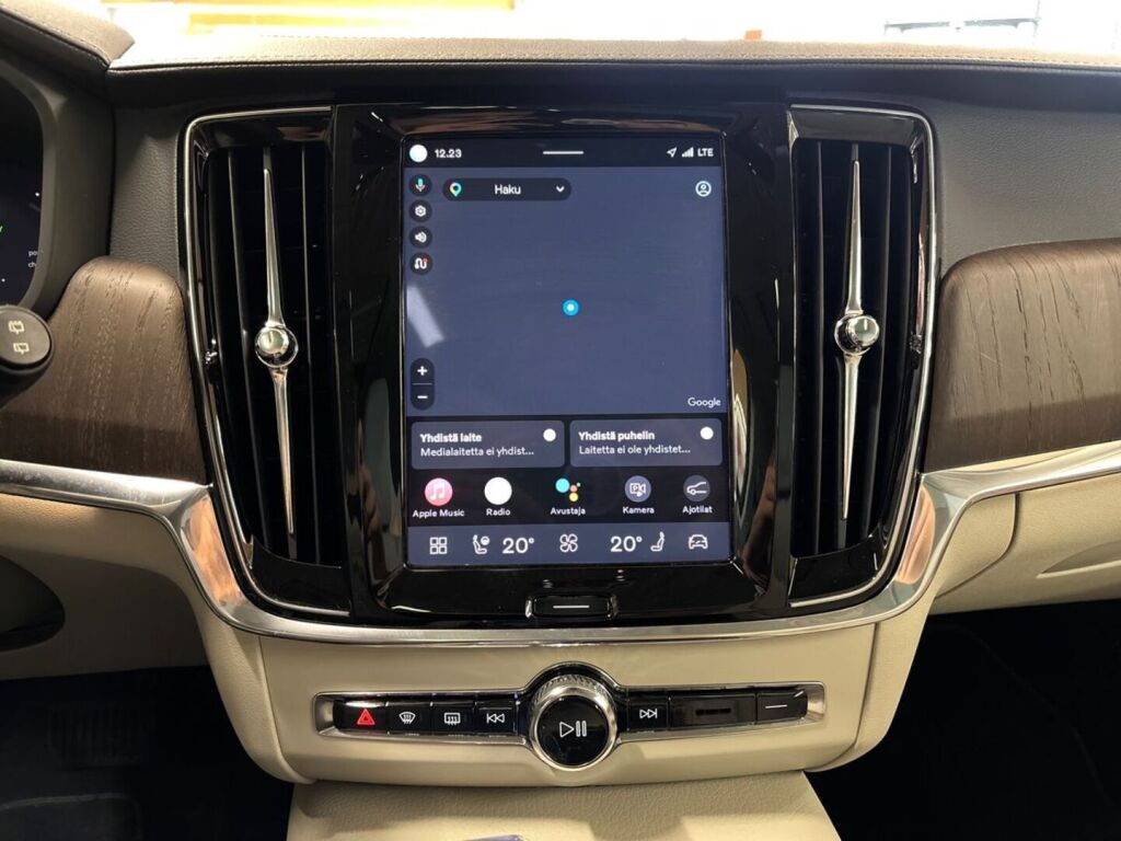 Volvo V90 2022 Harmaa