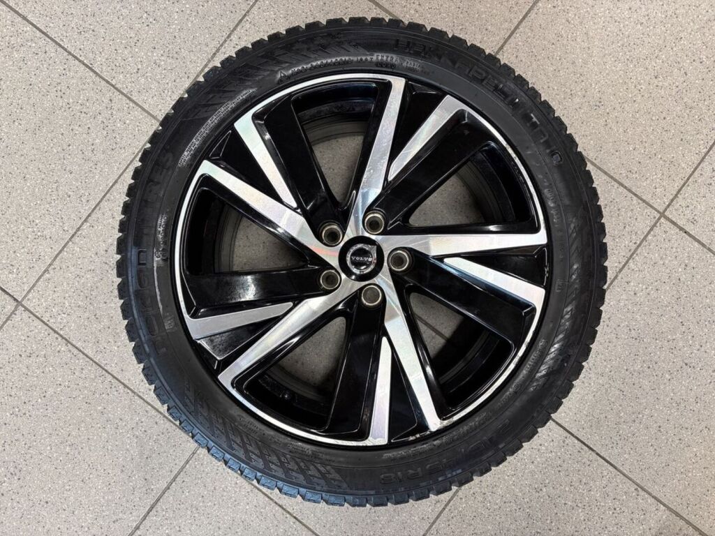 Volvo V90 2022 Harmaa