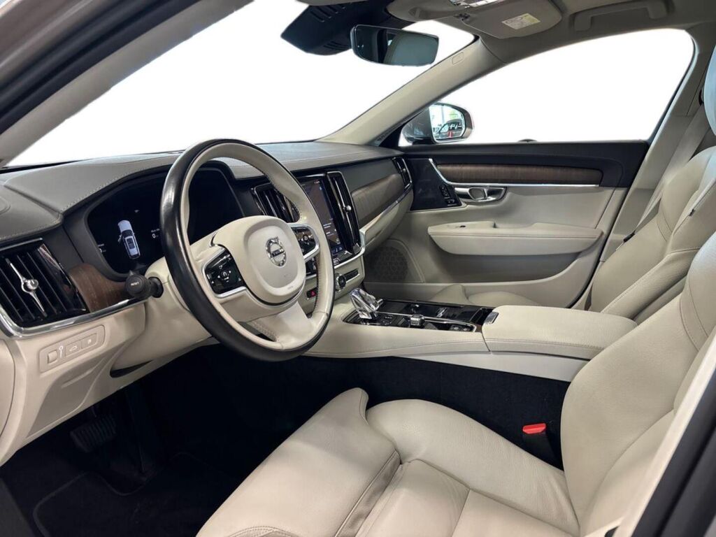 Volvo V90 2022 Harmaa