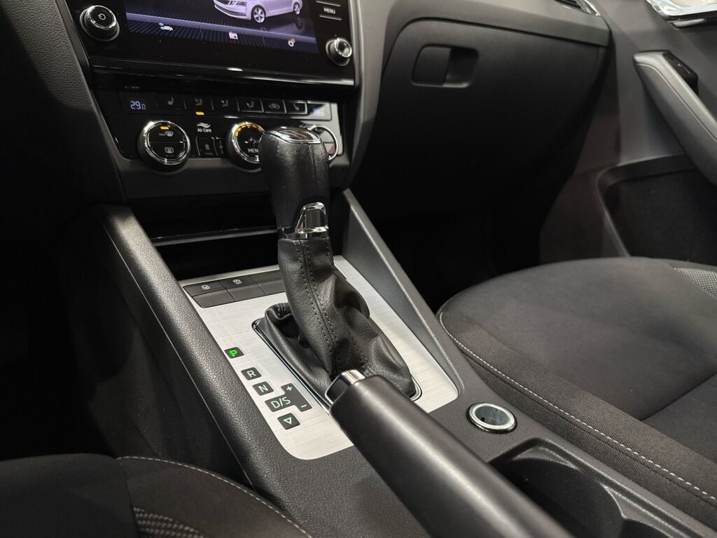 Skoda Octavia 2020 Harmaa