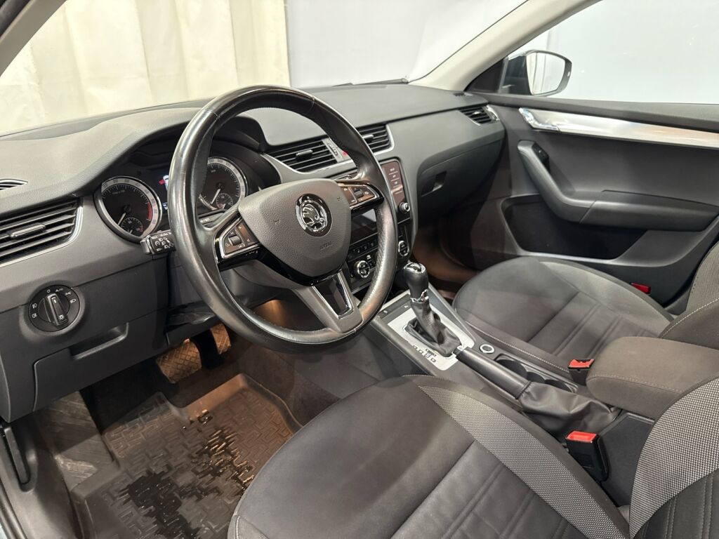 Skoda Octavia 2020 Harmaa