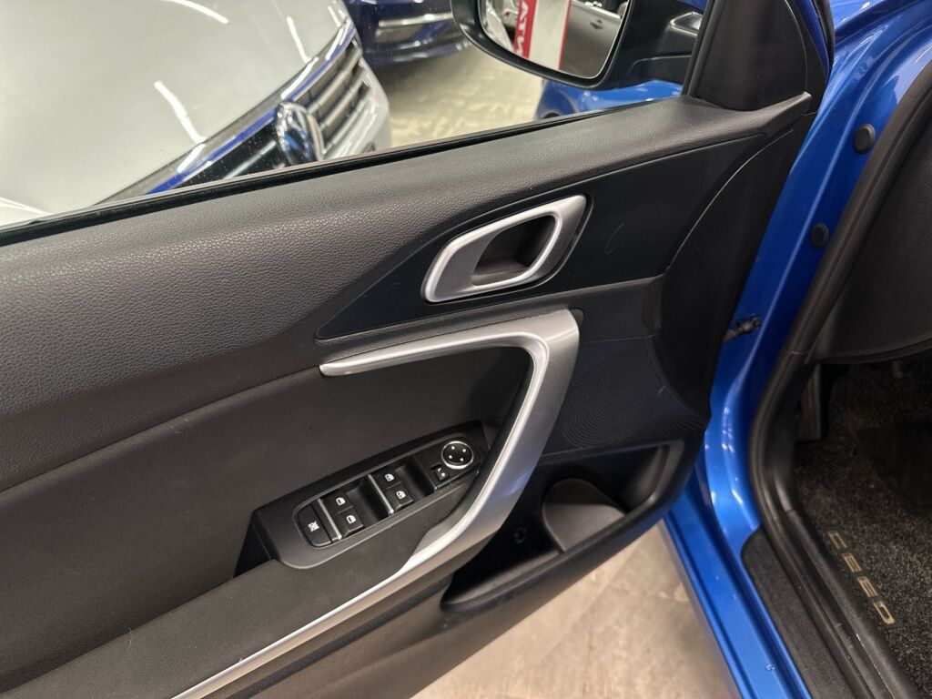 Kia Ceed 2020 Sininen