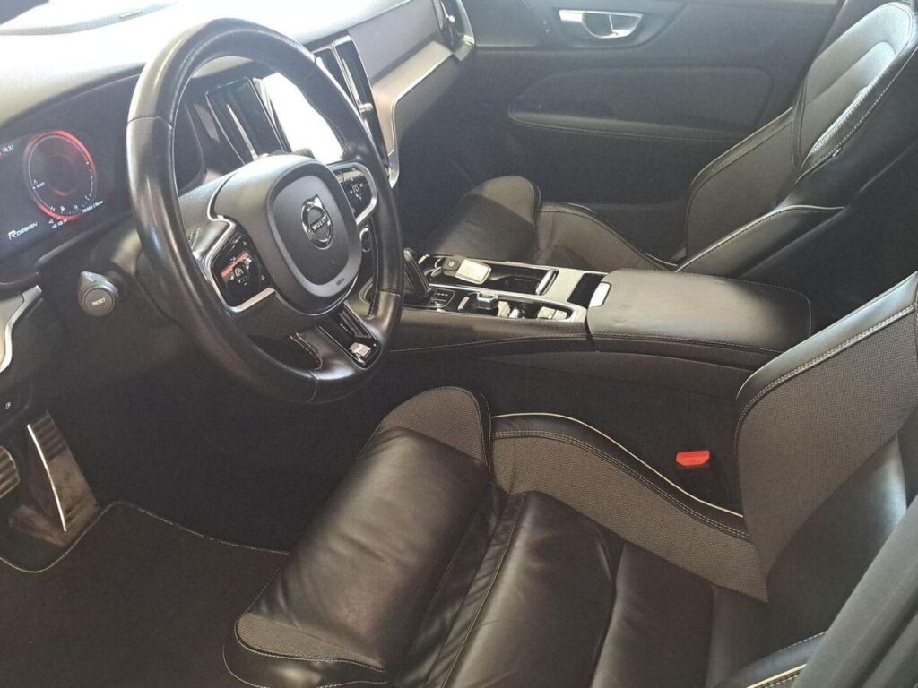 Volvo V60 2020 Harmaa