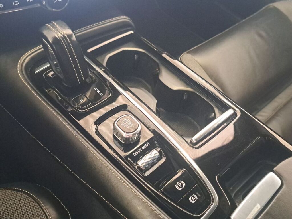 Volvo V60 2020 Harmaa