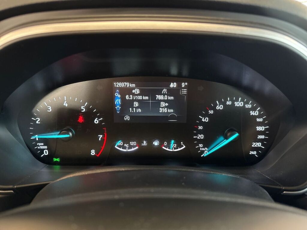 Ford Focus 2020 Valkoinen